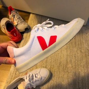 Basically brand new Vejas - size 37 (7) worn twice